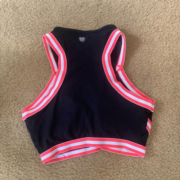 Forever 21 Workout Top - Picture 2 of 3